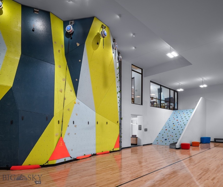 LakeLodge Residences - Residential