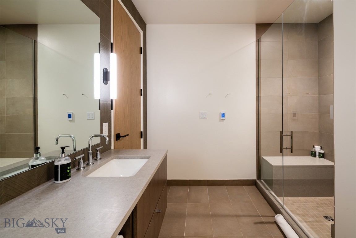 LakeLodge Residences - Residential