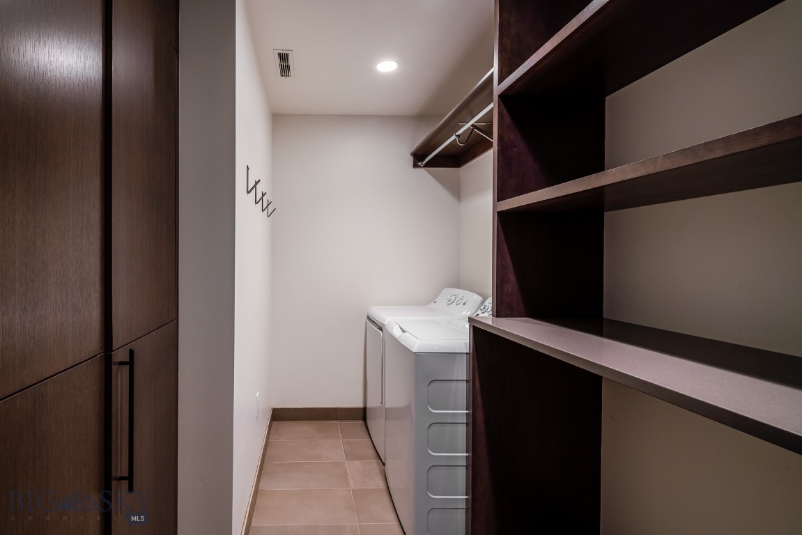 LakeLodge Residences - Residential