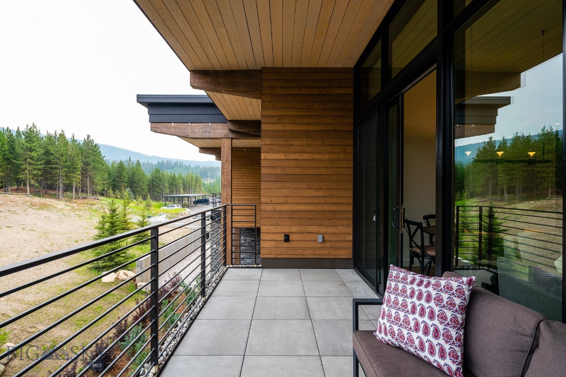 LakeLodge Residences - Residential