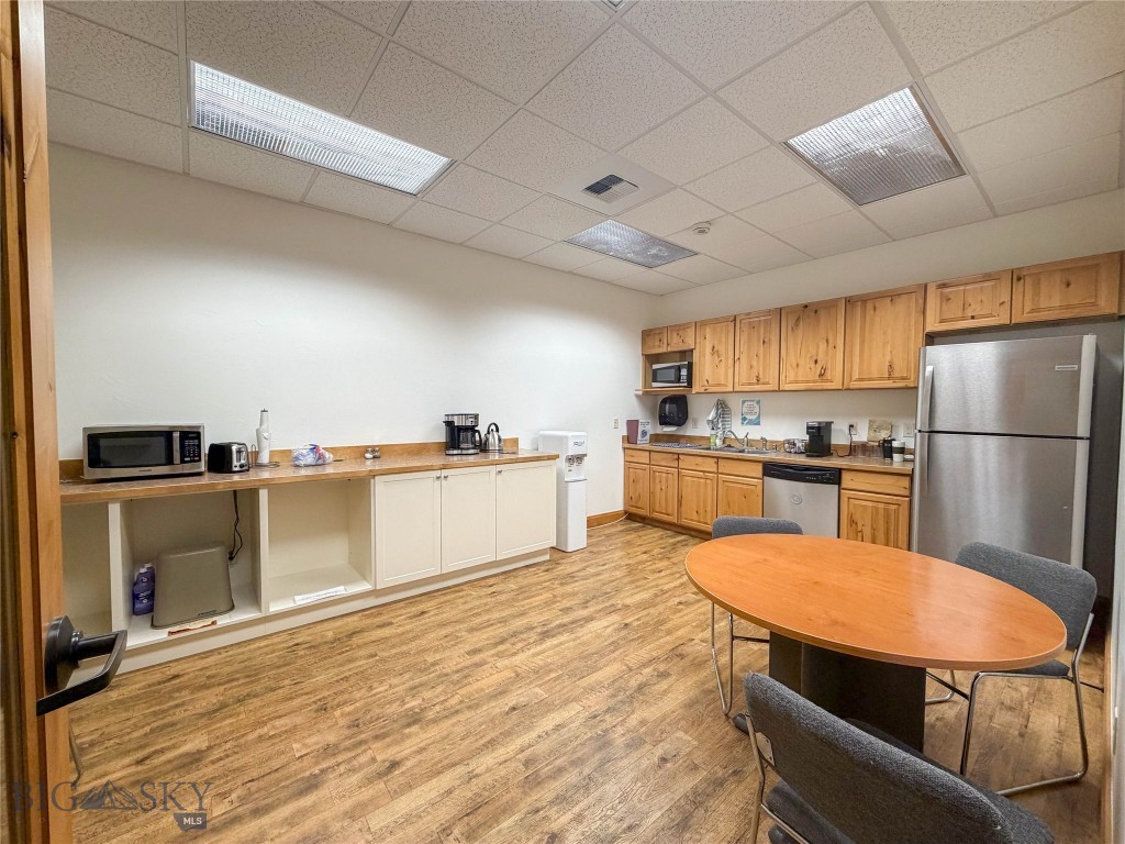Cougar Park - Commercial Lease