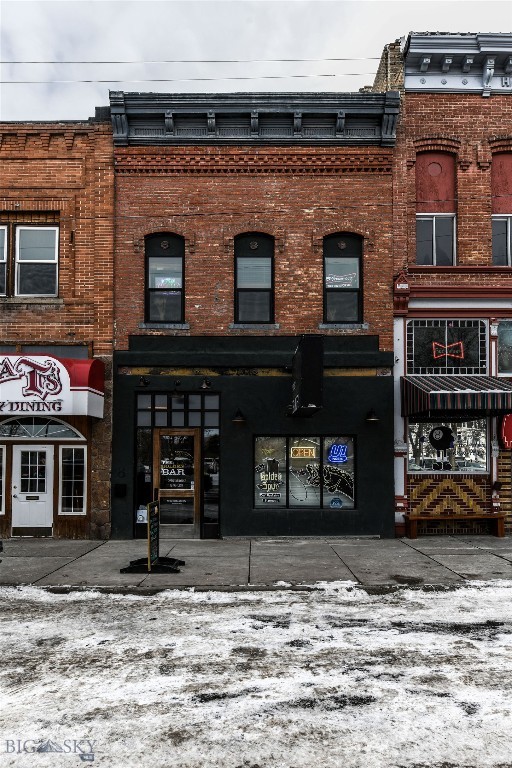 8 N Montana Street