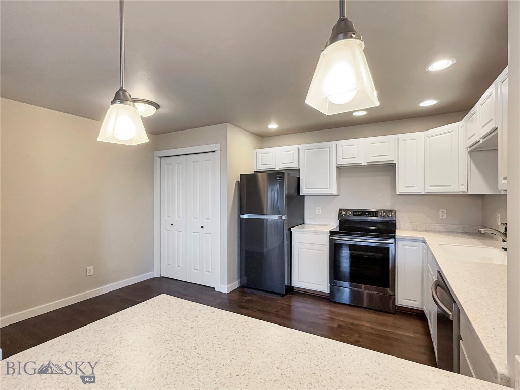 Baxter Springs Condo - Residential