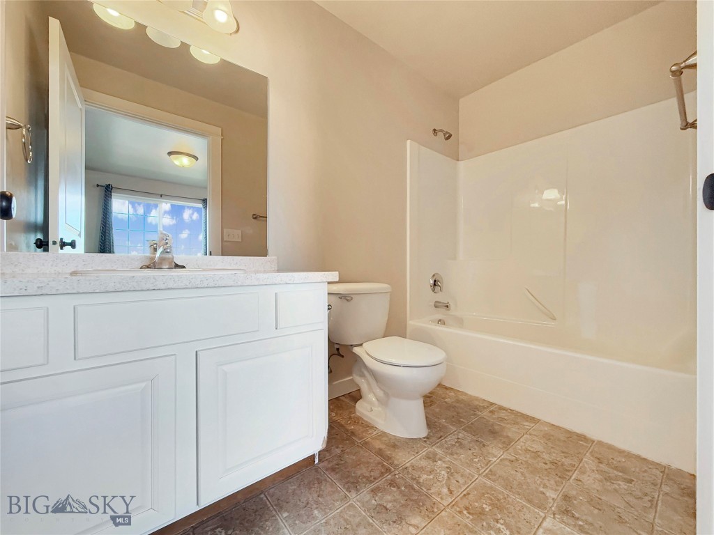 Baxter Springs Condo - Residential