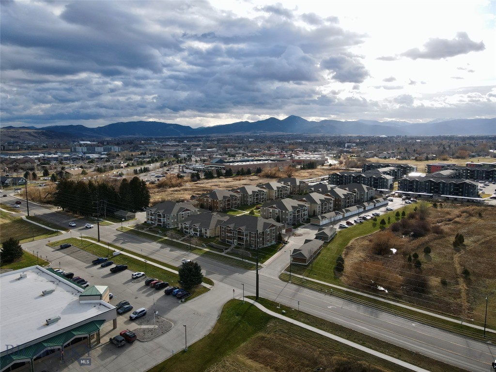 Baxter Springs Condo - Residential