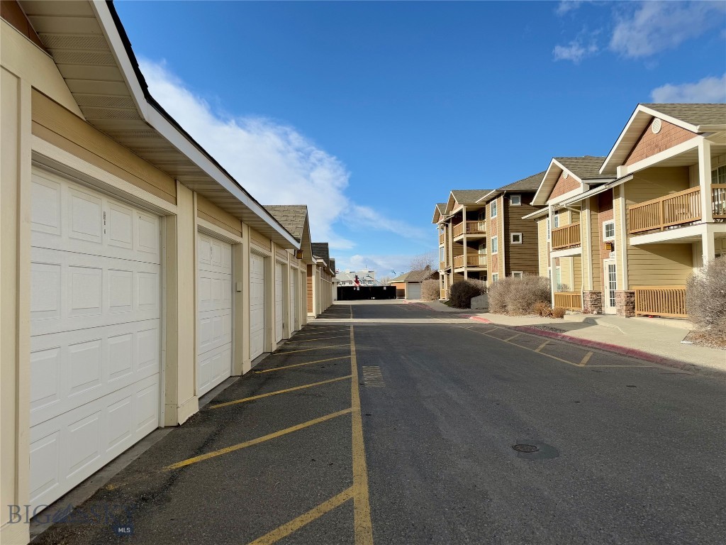 Baxter Springs Condo - Residential
