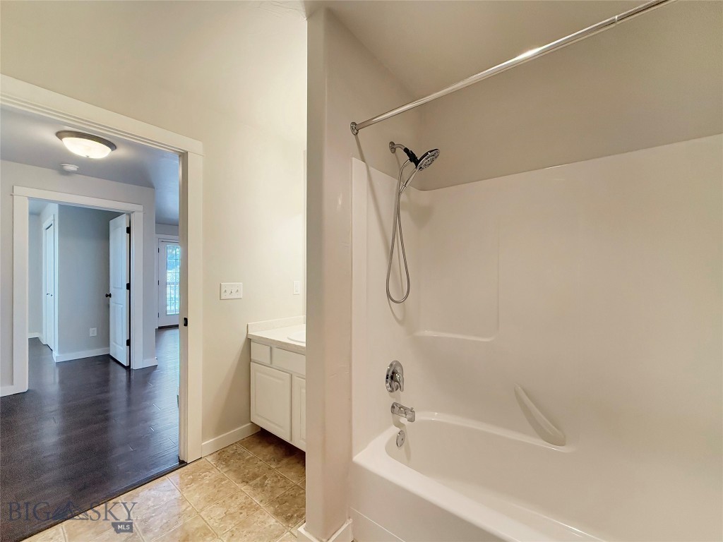 Baxter Springs Condo - Residential