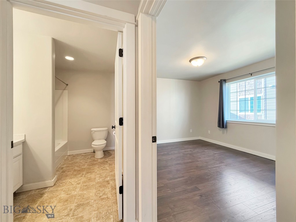 Baxter Springs Condo - Residential