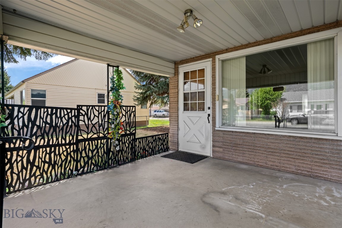 1909 Howard Street
