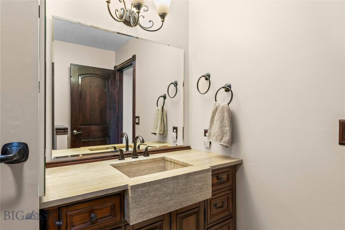 Highwood Est condo - Residential