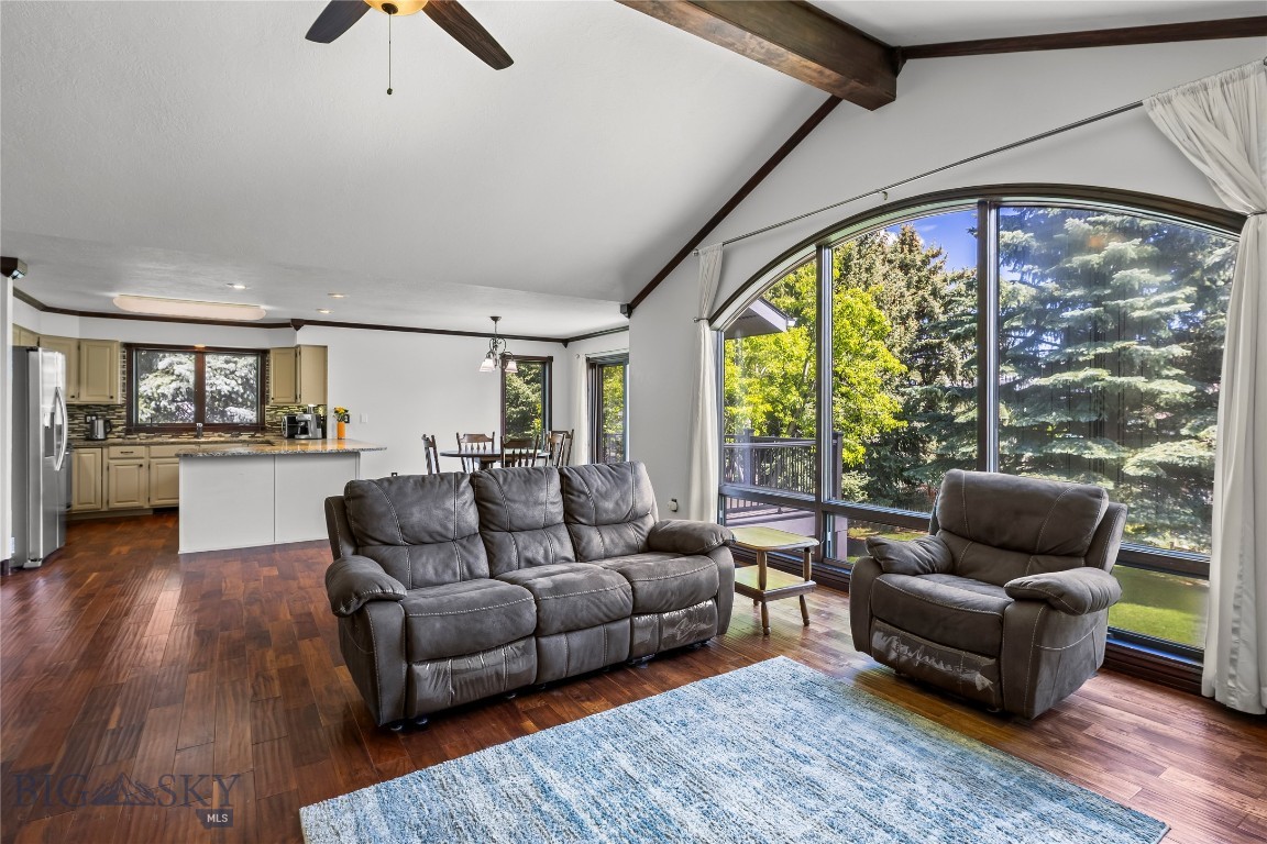 Highwood Est condo - Residential