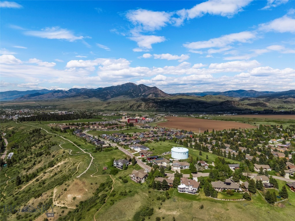 Highwood Est condo - Residential