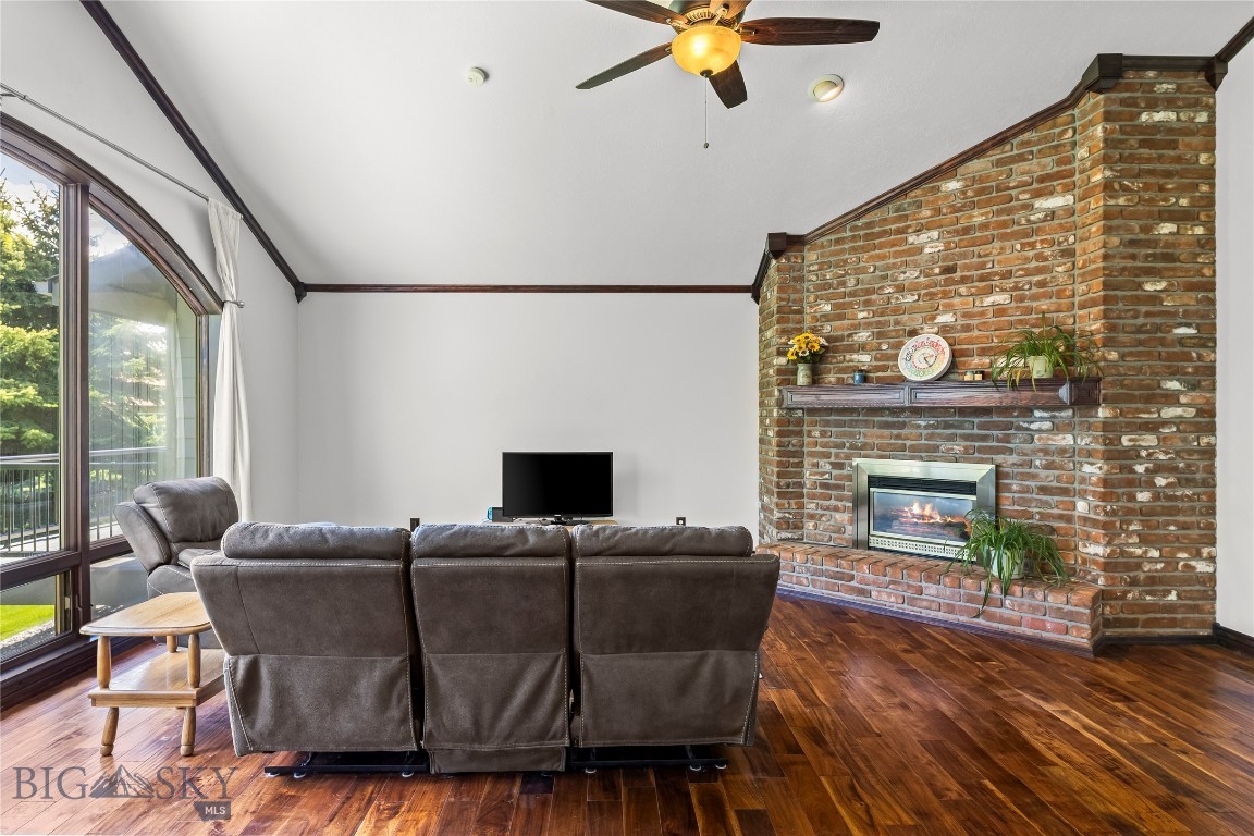 Highwood Est condo - Residential