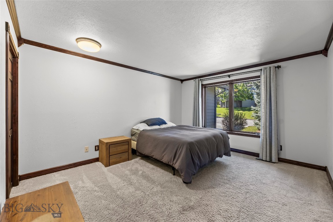 Highwood Est condo - Residential