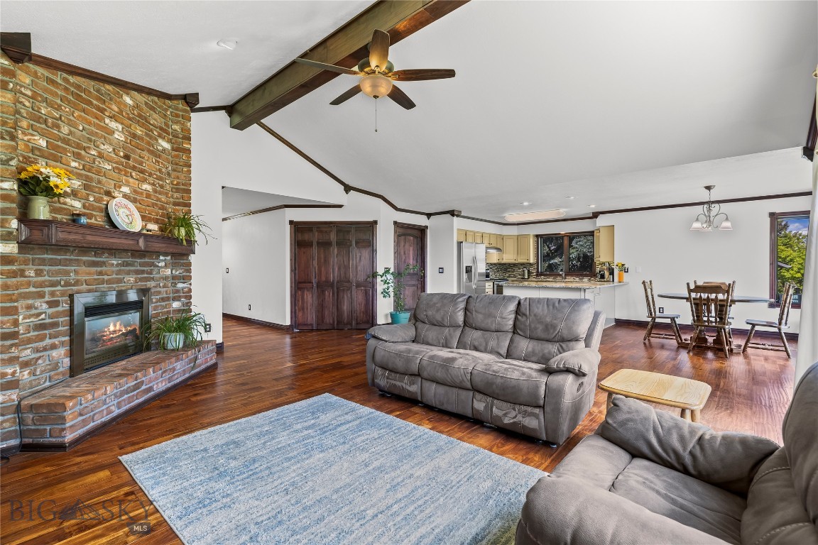 Highwood Est condo - Residential