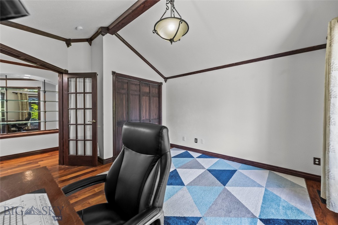 Highwood Est condo - Residential