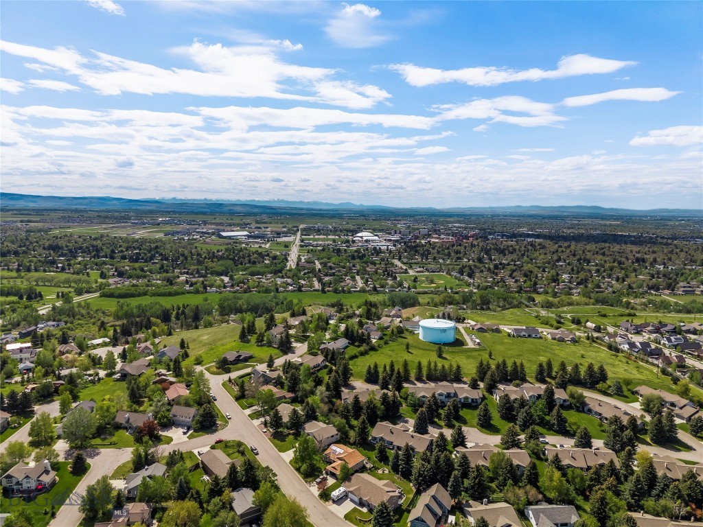Highwood Est condo - Residential