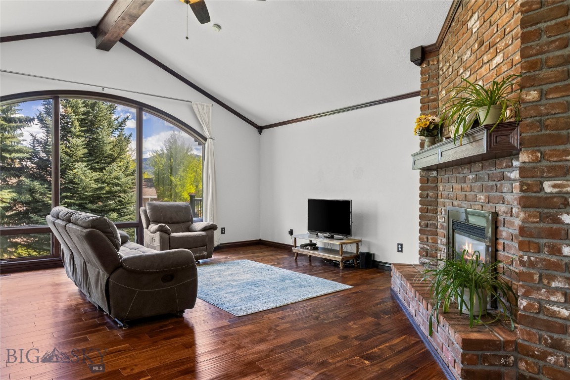 Highwood Est condo - Residential