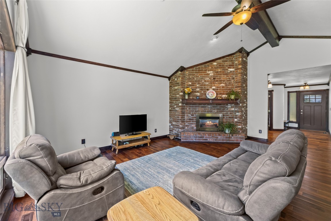 Highwood Est condo - Residential