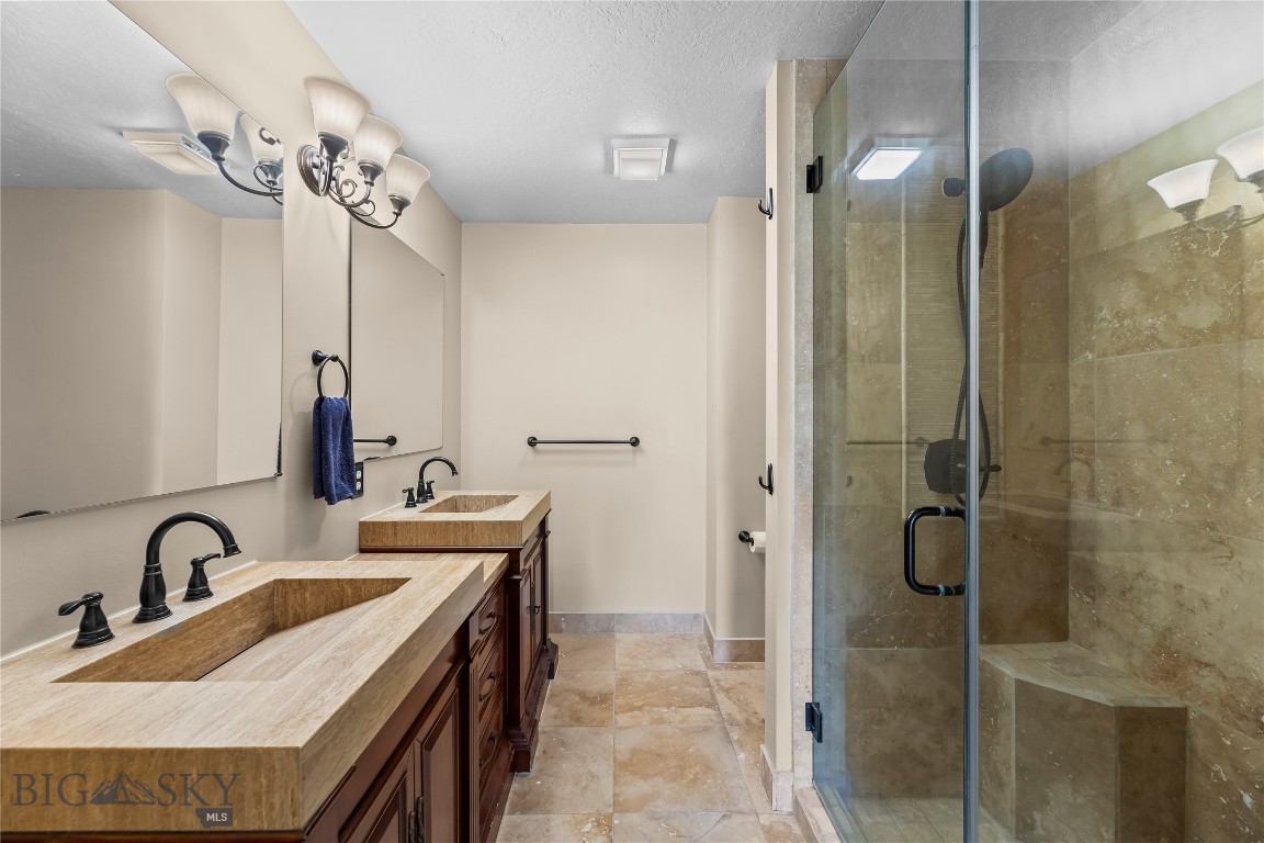 Highwood Est condo - Residential