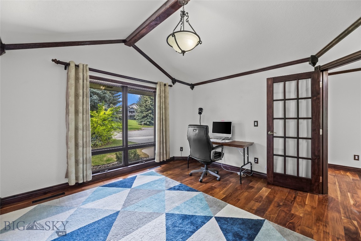 Highwood Est condo - Residential