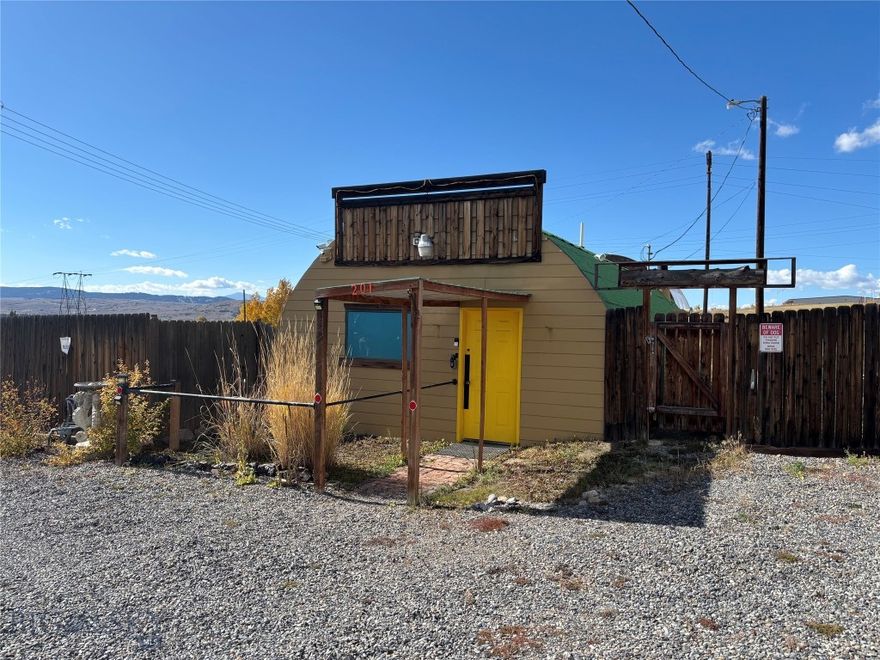 Versatile Commercial Quonset Hut in Prime Location:

High-visibility Quonset hut in a sought-after area with heavy drive-by traffic—ideal for a variety of business uses. Conveniently situated near popular Butte attractions, retail stores, and restaurants, this location offers excellent exposure and accessibility.
