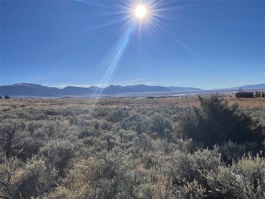 Shining Mountain West - Land