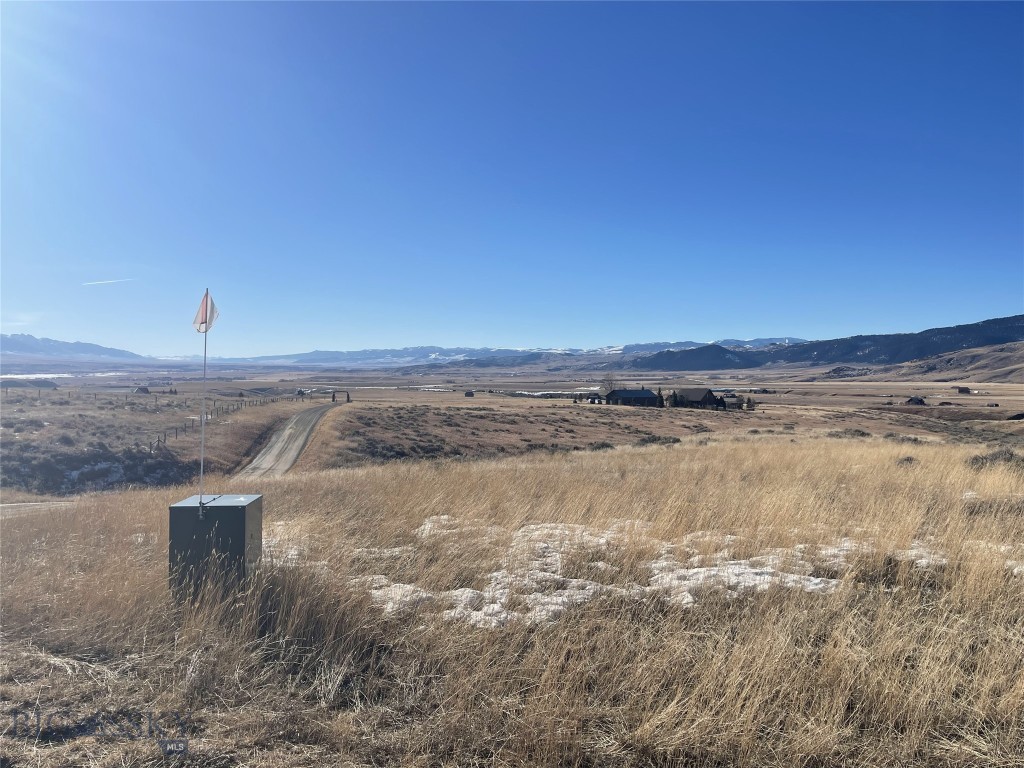 Shining Mountain West - Land