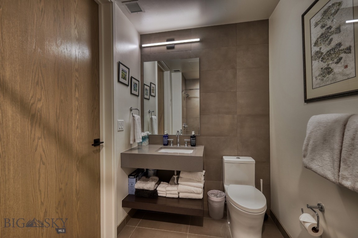 LakeLodge Residences - Residential