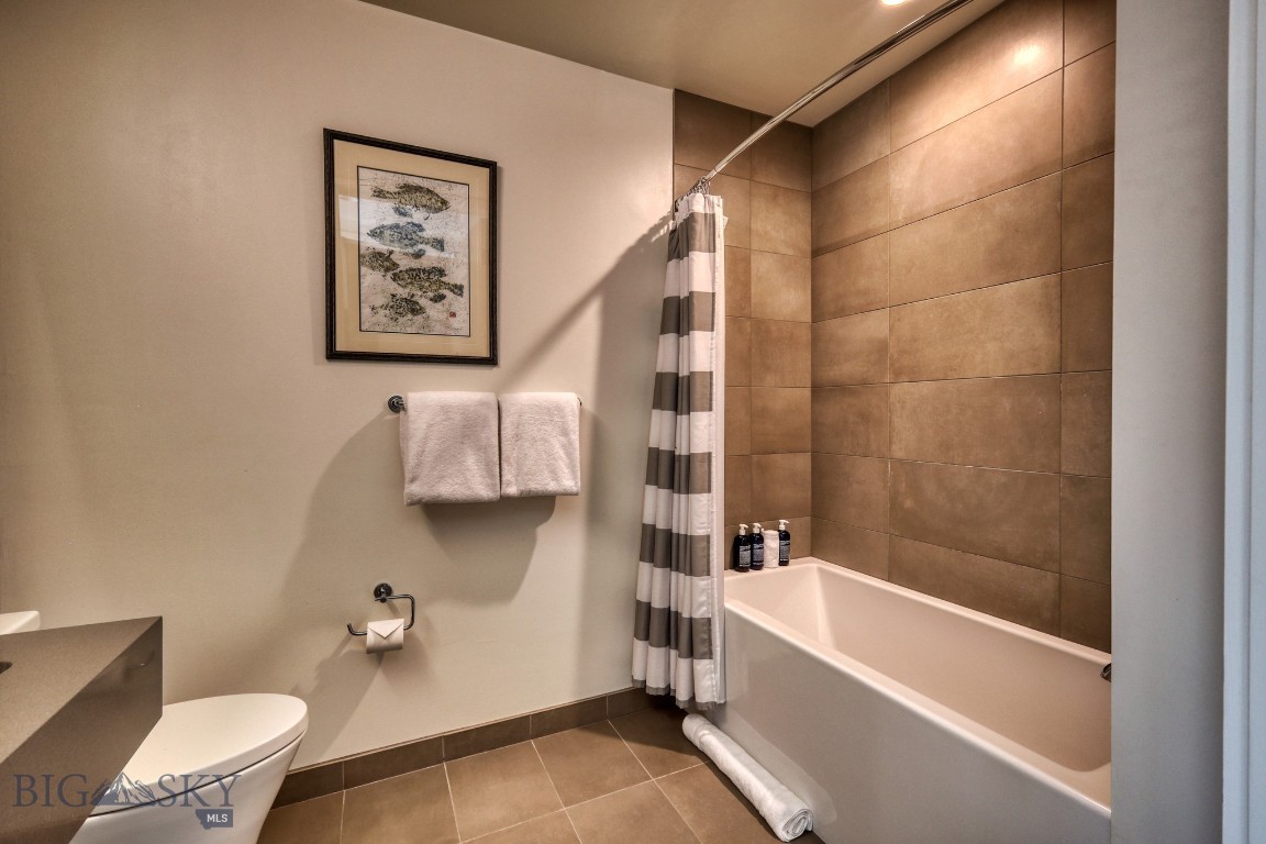 LakeLodge Residences - Residential