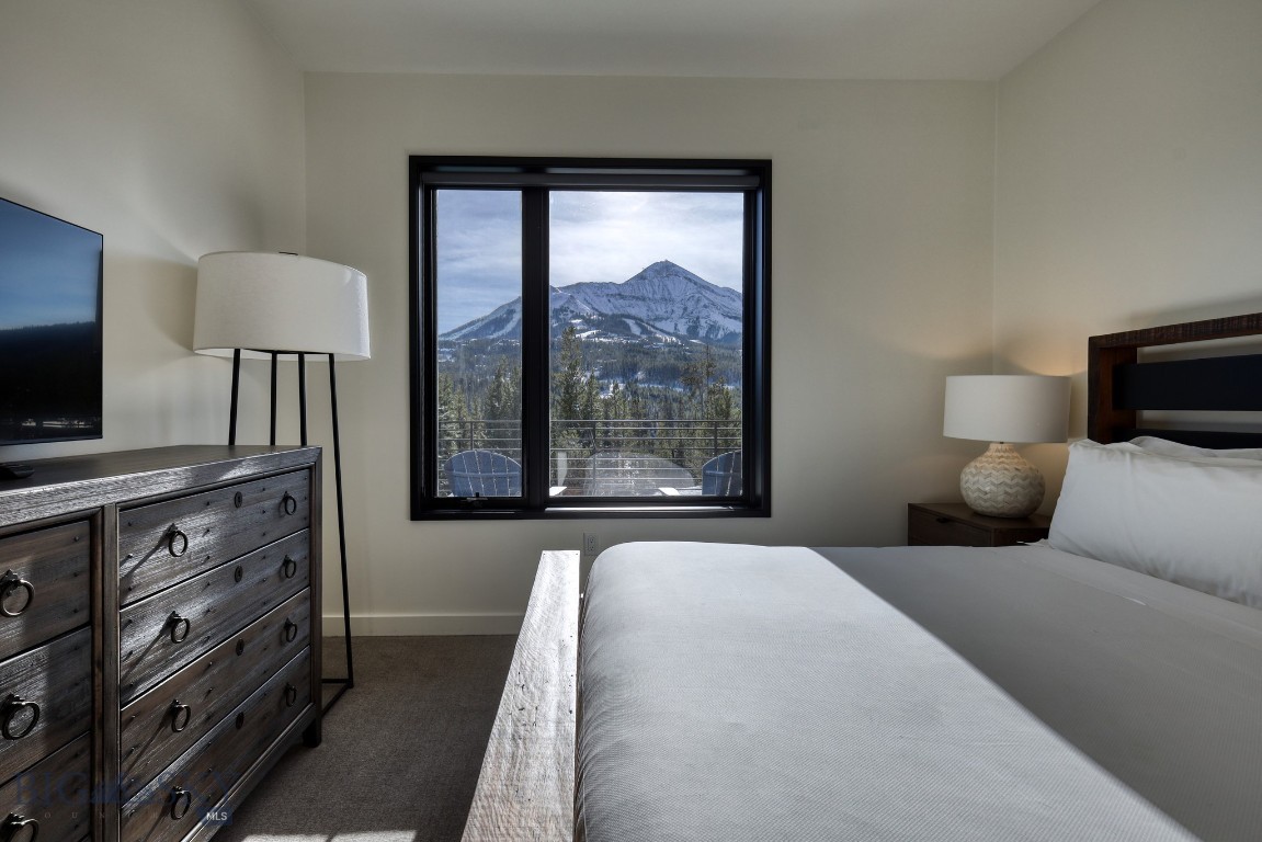 LakeLodge Residences - Residential