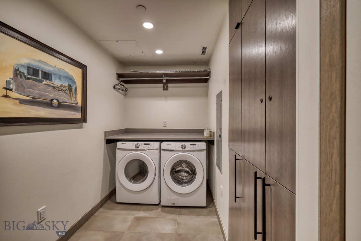 LakeLodge Residences - Residential