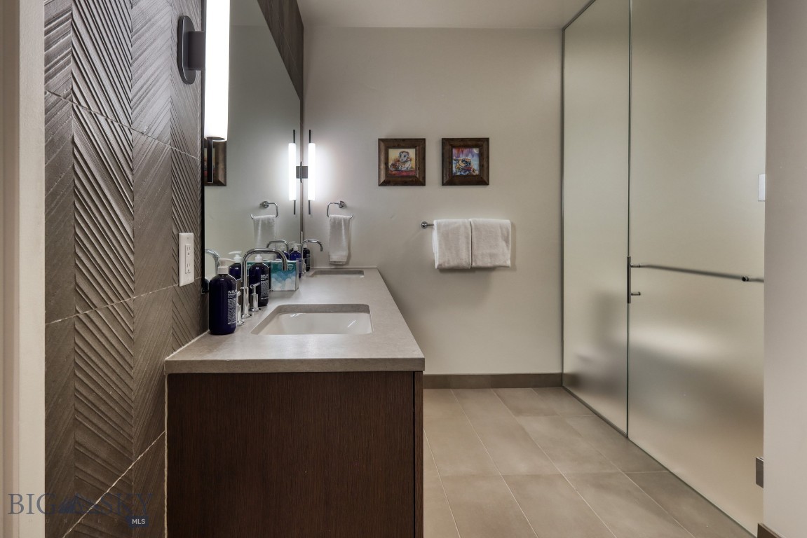 LakeLodge Residences - Residential