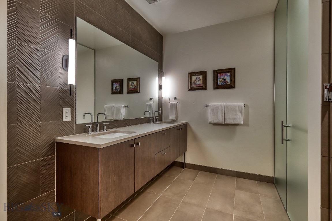 LakeLodge Residences - Residential