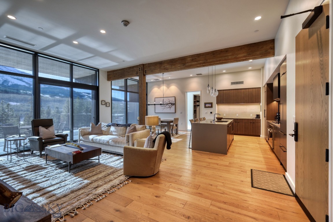 LakeLodge Residences - Residential