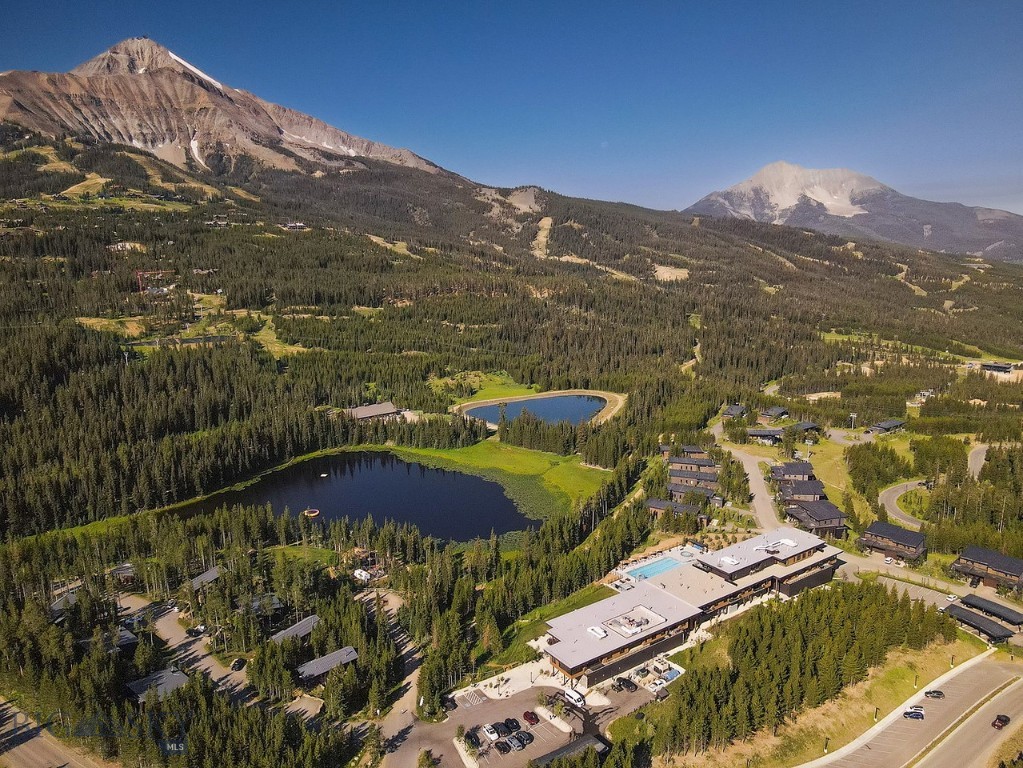 LakeLodge Residences - Residential