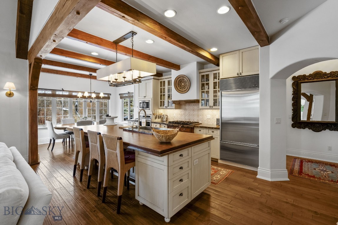 River Glen Condo - Residential