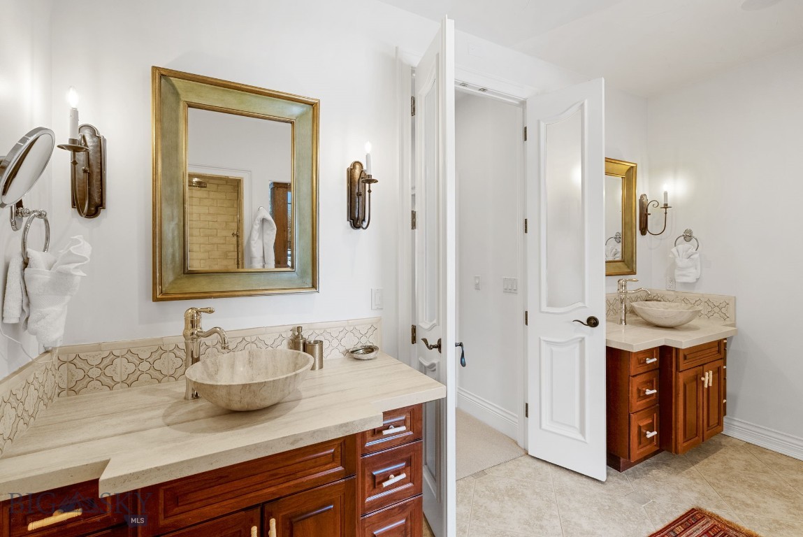 River Glen Condo - Residential