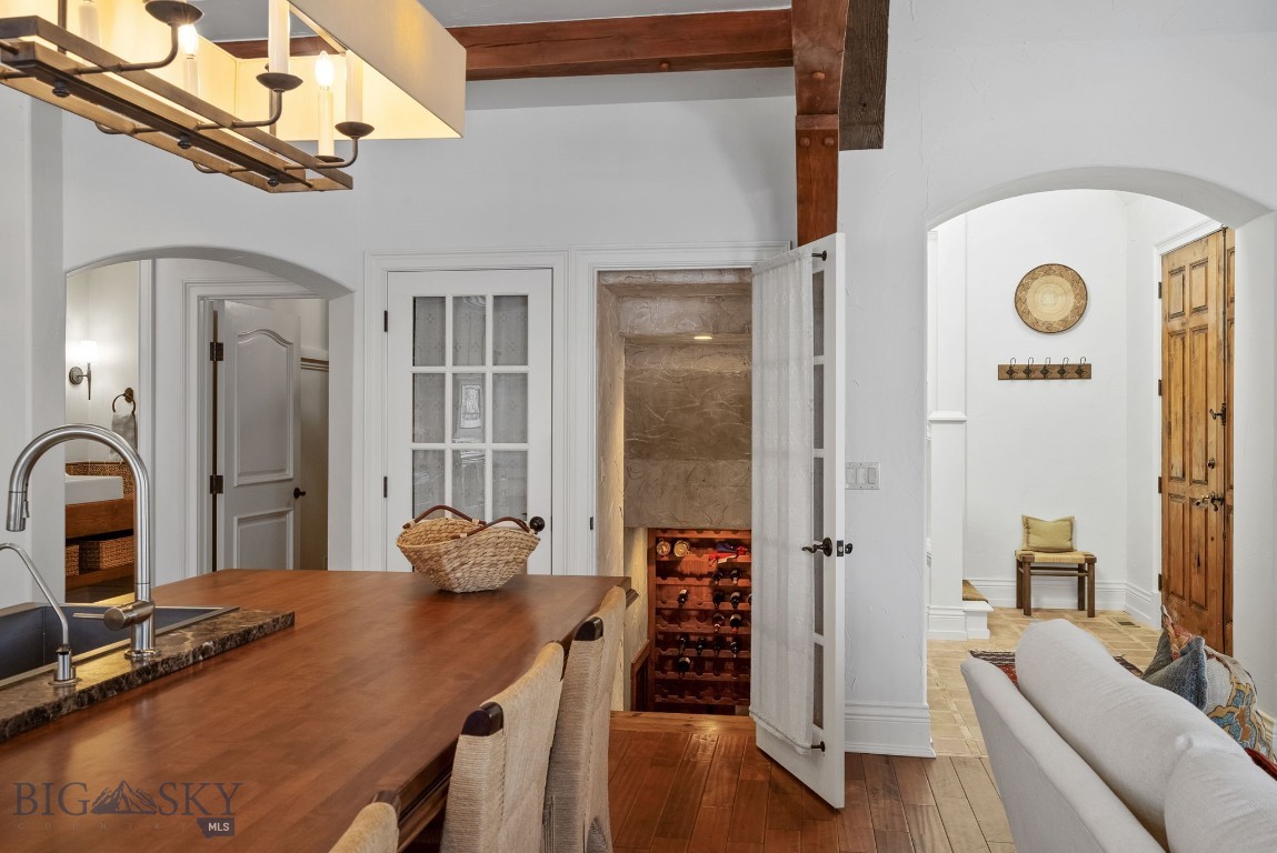 River Glen Condo - Residential