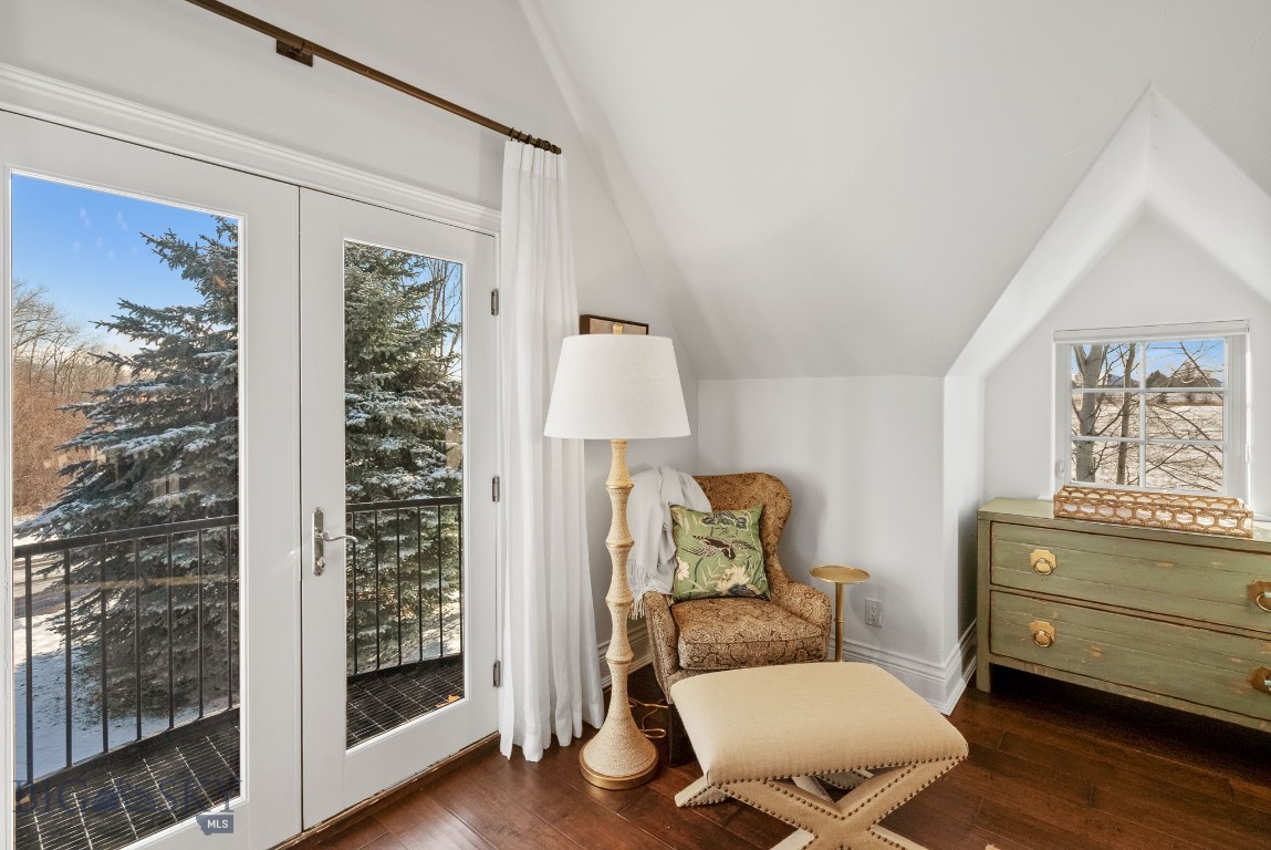 River Glen Condo - Residential