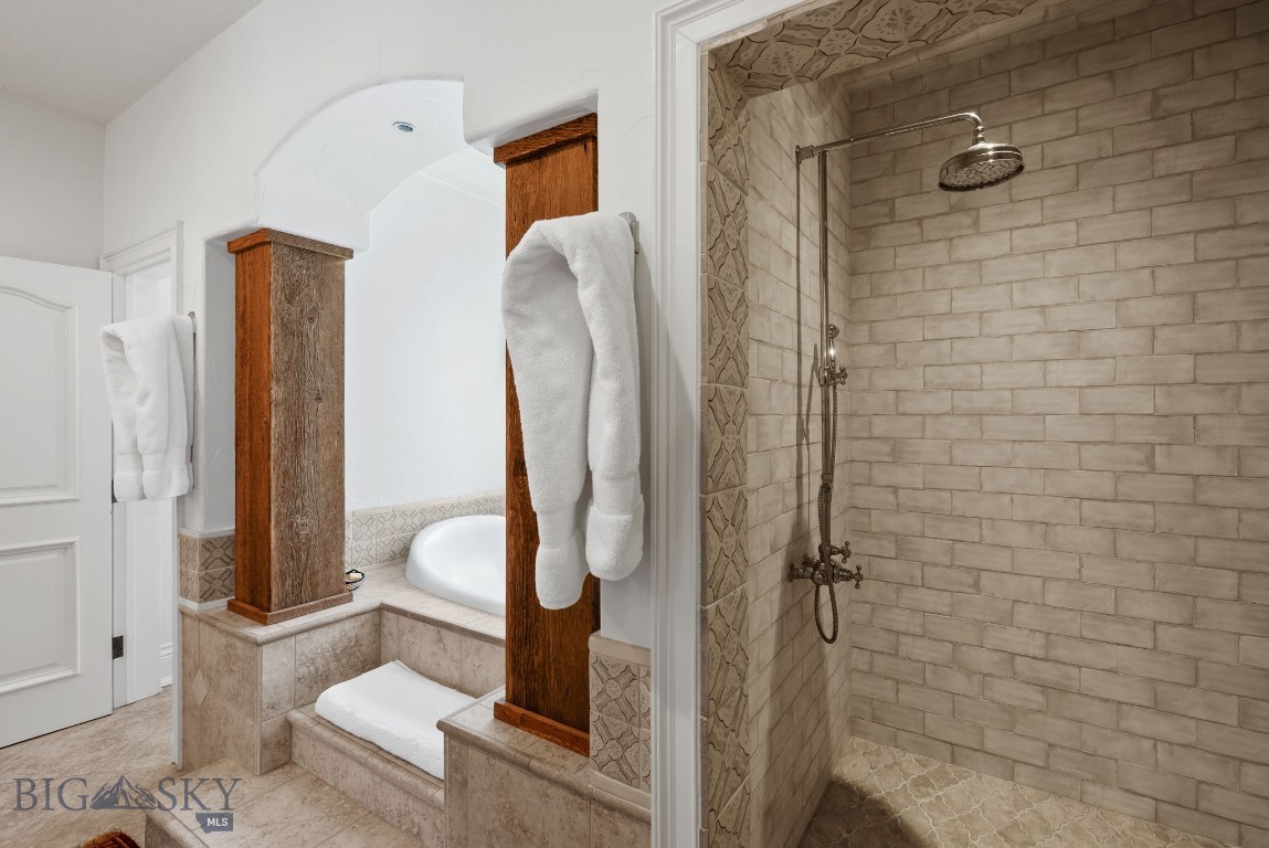 River Glen Condo - Residential