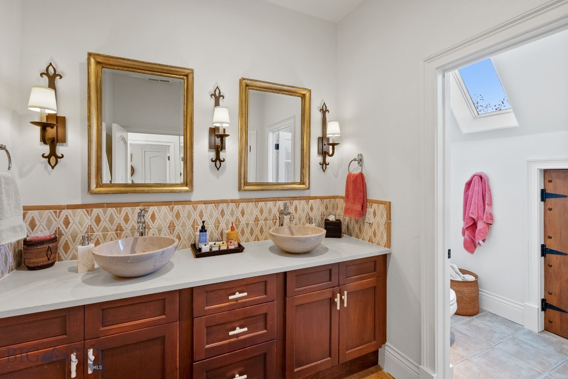 River Glen Condo - Residential