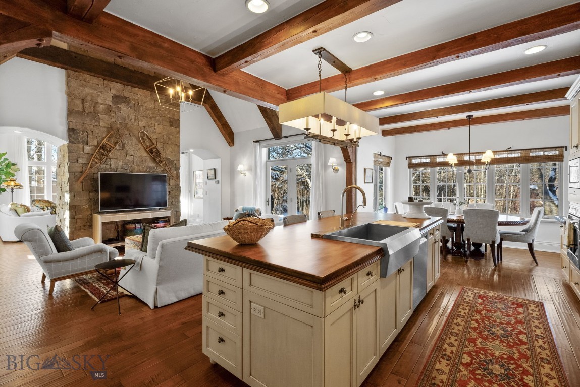 River Glen Condo - Residential