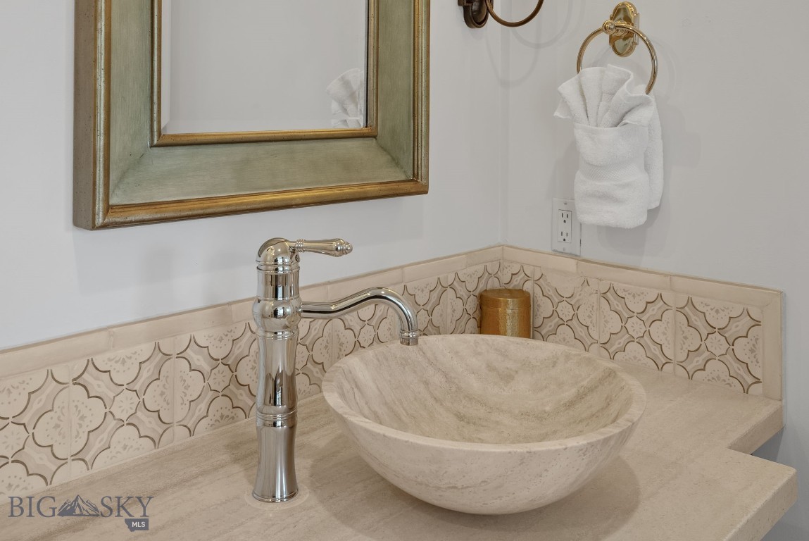 River Glen Condo - Residential