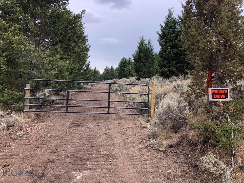 mining claim - Land