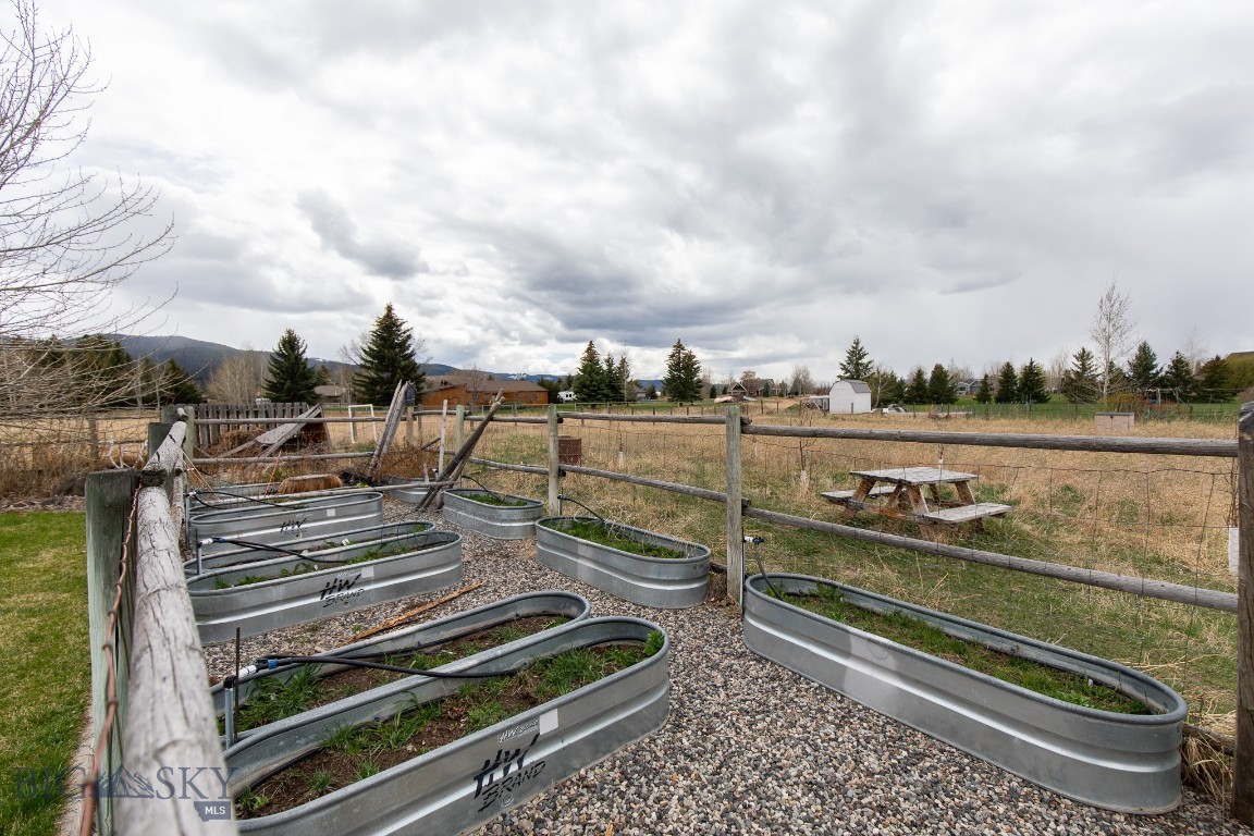 Pine View - Residential