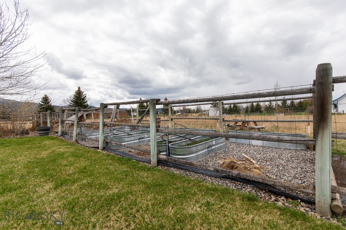 Pine View - Residential