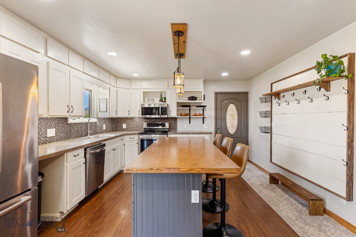 227 W Fagin Street