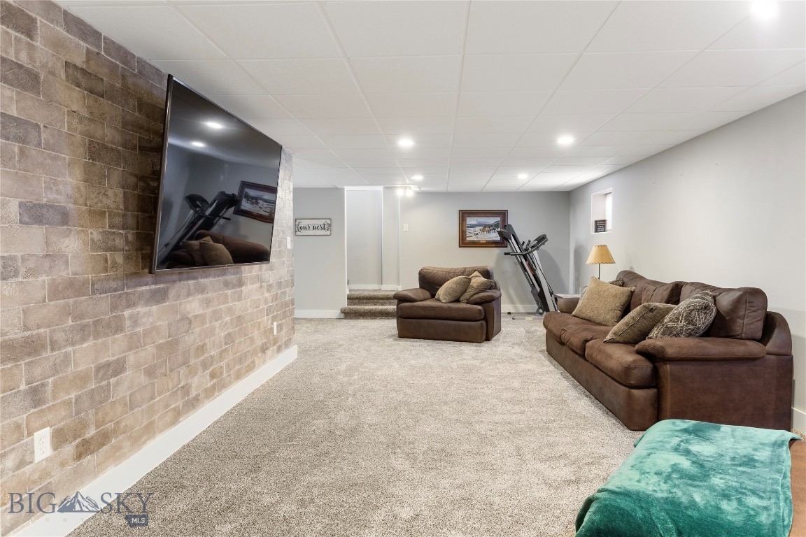 Butte, Montana 59701, United States, 5 Bedrooms Bedrooms, ,4 BathroomsBathrooms,Residential,Contingent,66649