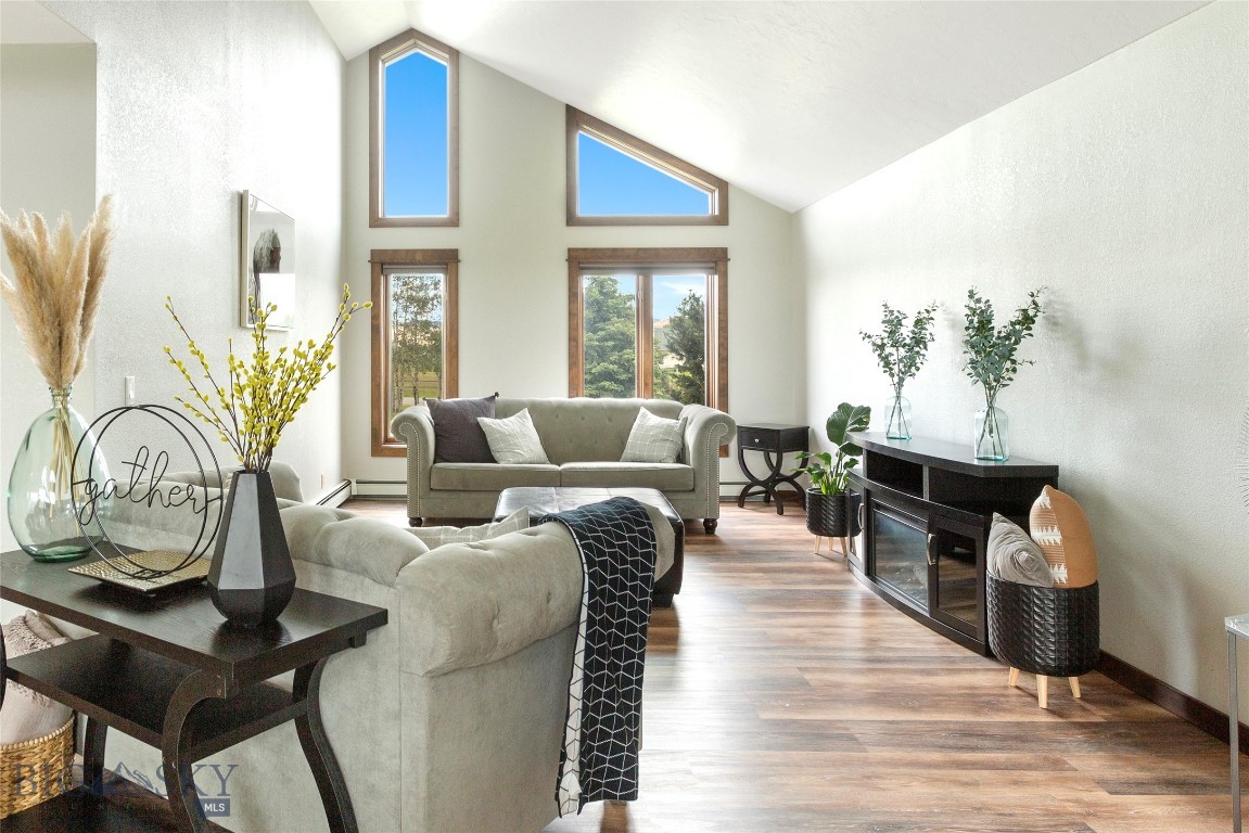 Butte, Montana 59701, United States, 5 Bedrooms Bedrooms, ,4 BathroomsBathrooms,Residential,Contingent,66649